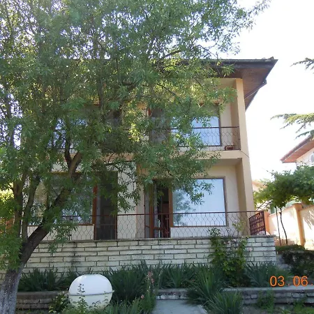 Guest house Elina Balchik